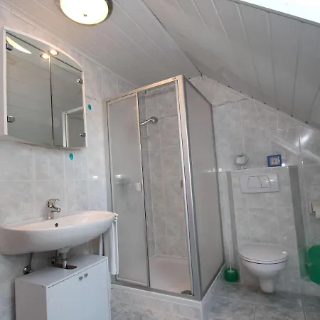 Apartment, Appartement *